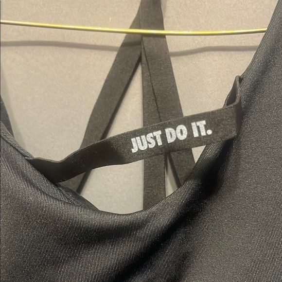 Nike Black and White Sports Bra Y-Back Design size Large - Picture 3 of 5